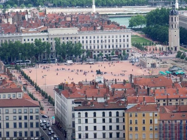 lyon-1005953_1280